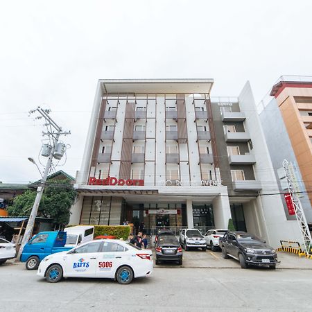 เรดดอร์ซ พลัส แอท โรแซส สตรีท ดาเวา - พนักงานฉีดวัคซีนแล้ว Hotel Davao ภายนอก รูปภาพ